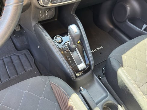 Used 2020 Nissan Kicks SR w/ Exterior Package image 26