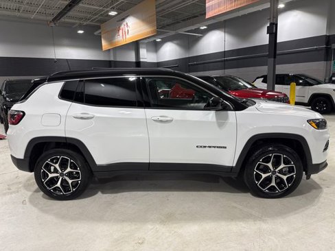 New 2025 Jeep Compass Limited w/ Sun and Sound Group image 8