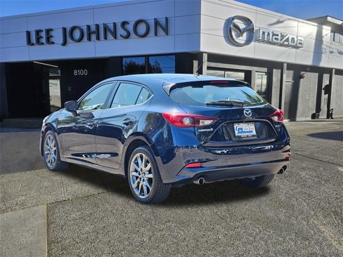 Used 2018 MAZDA MAZDA3 Touring image 3