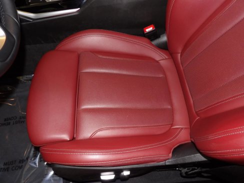 Used 2023 BMW 330i Sedan image 18