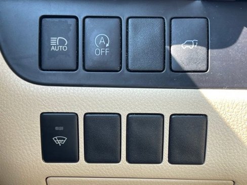 Used 2019 Toyota Highlander XLE w/ Phone Cable & Charge Package image 12