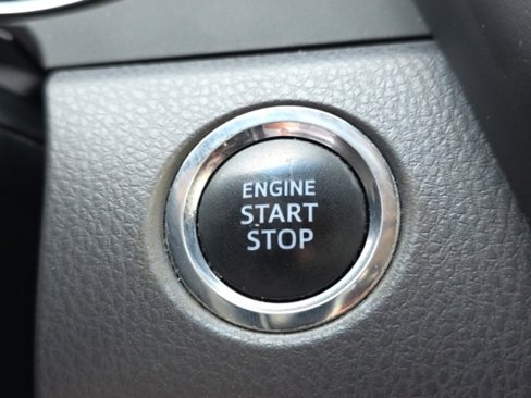 Used 2018 Toyota Camry SE image 23