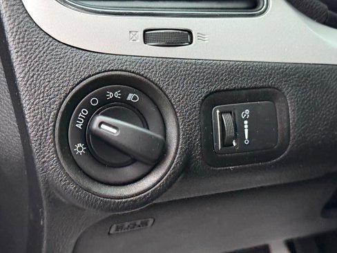 Used 2020 Dodge Journey SE image 17