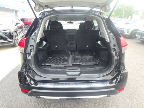 Used 2018 Nissan Rogue S image 28