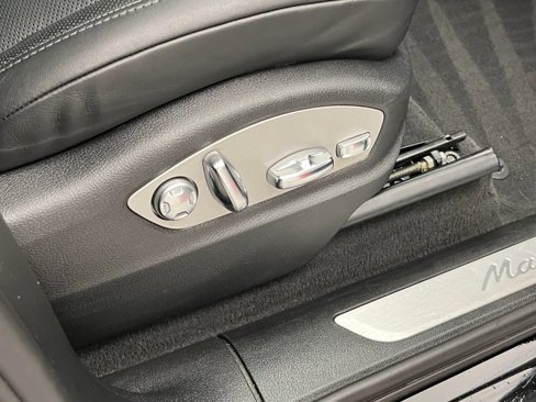 Used 2018 Porsche Macan S image 40