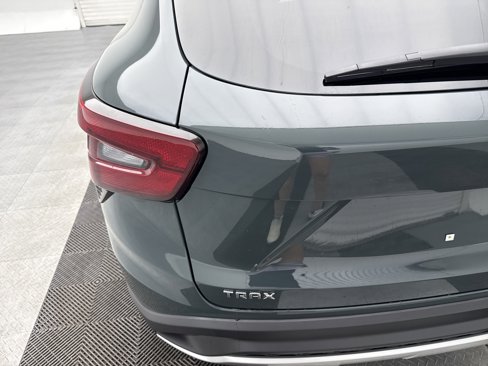 New 2025 Chevrolet Trax LT w/ LT Convenience Package image 8