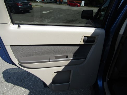 Used 2009 Ford Escape XLT image 17