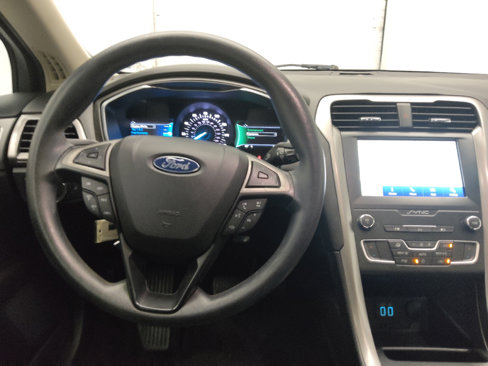 Used 2020 Ford Fusion SE image 22
