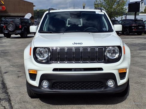 Used 2021 Jeep Renegade Latitude image 2