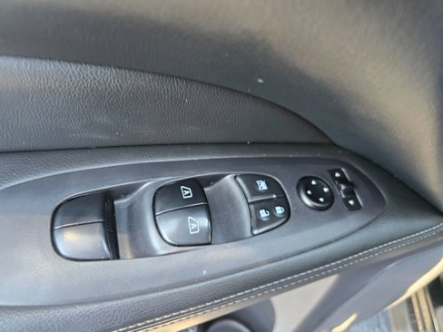 Used 2017 Nissan Pathfinder SL image 23