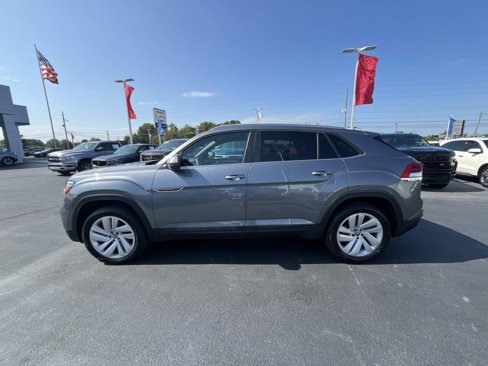 Used 2022 Volkswagen Atlas Cross Sport SE image 4