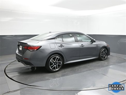 Used 2025 Nissan Sentra SR w/ SR Premium Package image 15