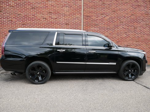 Used 2020 Cadillac Escalade ESV Premium Luxury image 26