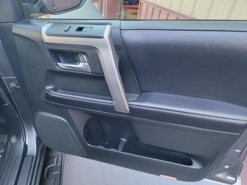 Used 2018 Toyota 4Runner SR5 Premium image 25