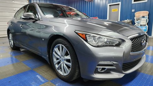Used 2015 INFINITI Q50 Premium w/ Deluxe Touring Package image 2