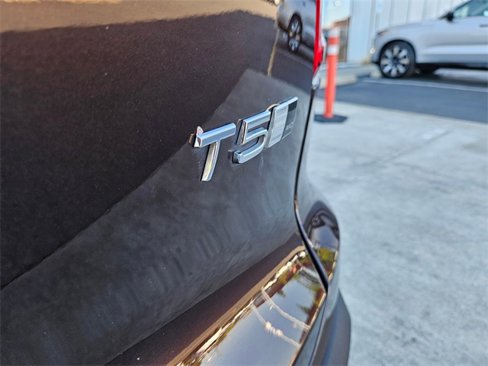Used 2019 Volvo XC40 T5 Inscription image 10