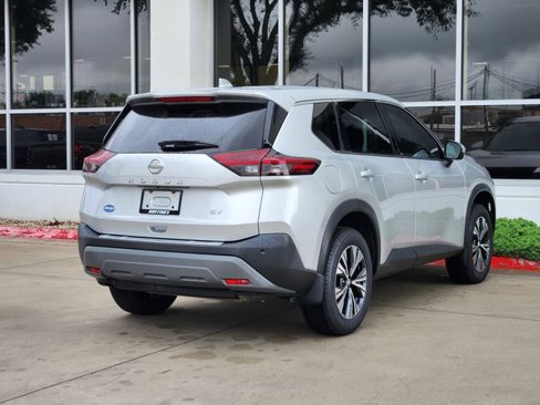 Used 2021 Nissan Rogue SV image 7