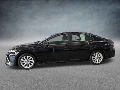 Used 2024 Toyota Camry LE image 2