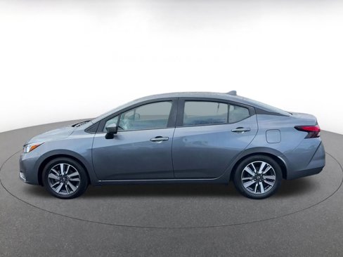 Used 2023 Nissan Versa SV image 9
