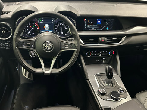 Used 2018 Alfa Romeo Stelvio Ti Sport image 13