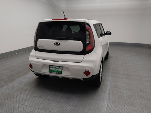 Used 2018 Kia Soul + image 9