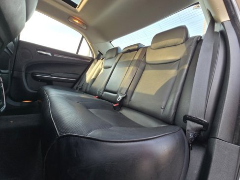 Used 2017 Chrysler 300 C w/ Safetytec Plus Group image 19