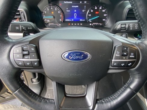 Used 2020 Ford Explorer XLT w/ Equipment Group 202A image 16