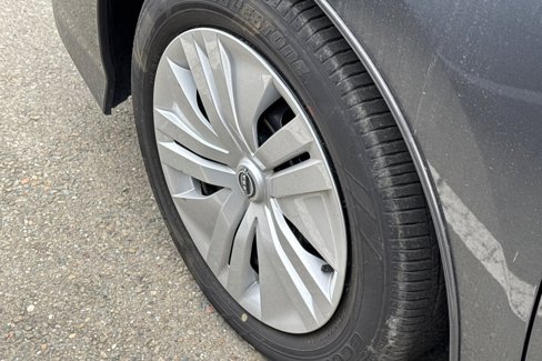 Certified 2024 Nissan Leaf S image 6