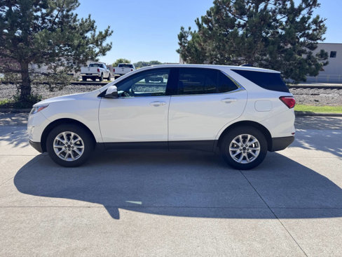 Used 2020 Chevrolet Equinox LT image 2