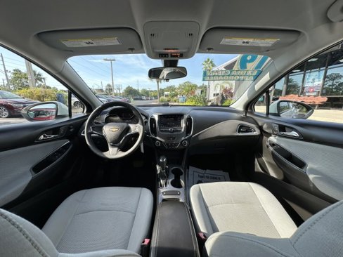 Used 2019 Chevrolet Cruze LS image 28