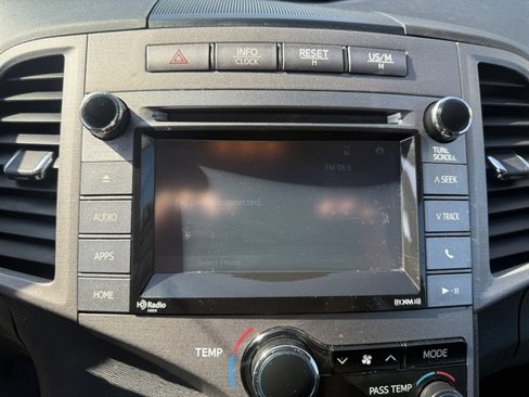 Used 2015 Toyota Venza LE image 24