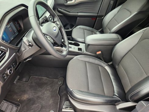 Certified 2023 Ford Escape SE image 12