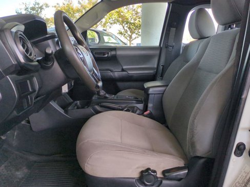 Used 2017 Toyota Tacoma SR image 9