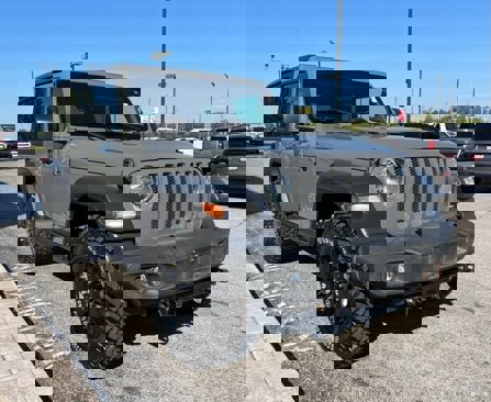 Used 2019 Jeep Wrangler Sport image 4