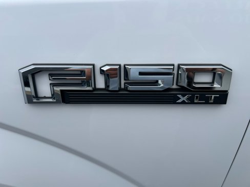 Used 2015 Ford F150 XLT image 4