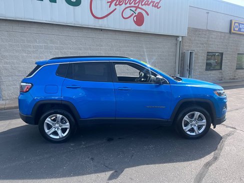 Used 2023 Jeep Compass Latitude image 13
