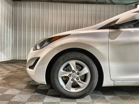 Used 2014 Hyundai Elantra SE image 28