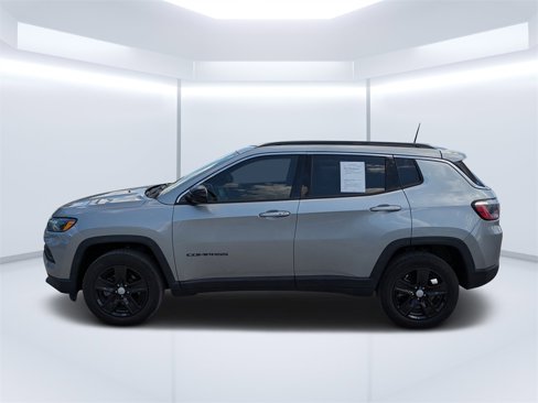 Used 2022 Jeep Compass Latitude image 6