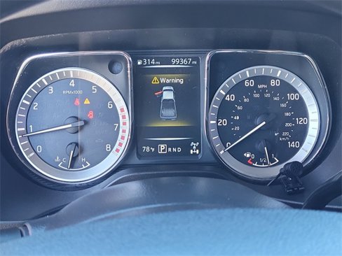 Used 2017 Nissan Titan SV image 12