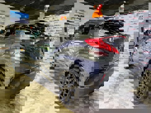 Used 2020 Toyota C-HR LE image 7