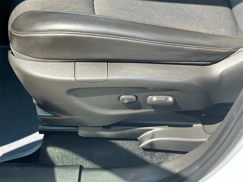 Used 2018 Chevrolet Trax LT w/ LT Convenience Package image 11