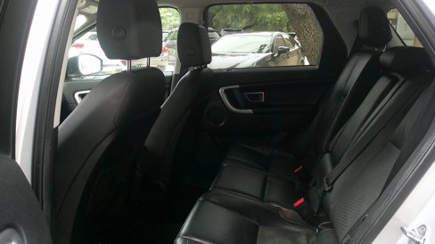 Used 2017 Land Rover Discovery Sport SE image 24