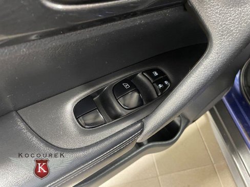 Used 2019 Nissan Rogue SV image 19