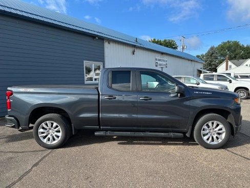 Used 2021 Chevrolet Silverado 1500 Custom w/ Safety Confidence Package image 2