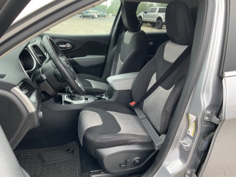 Used 2014 Jeep Cherokee Latitude w/ Comfort/Convenience Group image 22