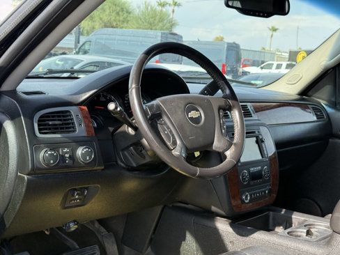 Used 2009 Chevrolet Suburban 2500 LT image 16