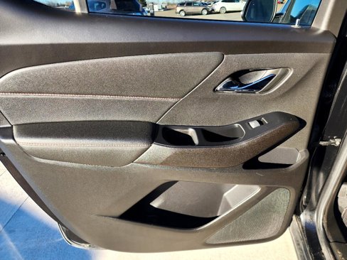 Used 2023 Chevrolet Traverse RS image 25