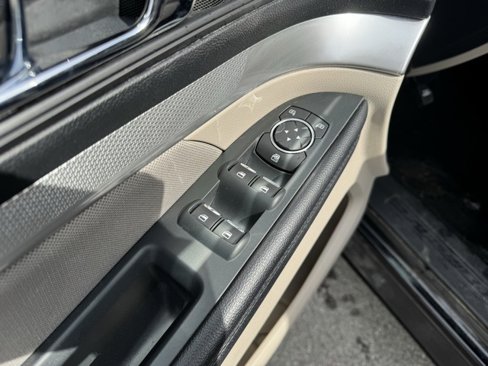 Used 2018 Ford Explorer FWD image 11