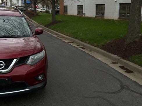 Used 2014 Nissan Rogue SV w/ SV Family Package image 9