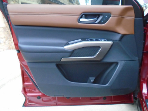 Used 2023 Nissan Pathfinder Platinum image 33